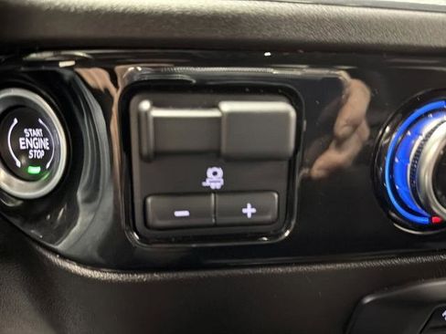 Used 2024 GMC Sierra 3500 SLE image 23