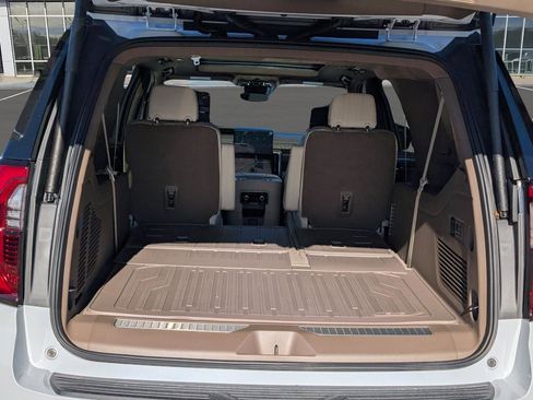 Used 2026 GMC Yukon XL Denali w/ Advanced Technology Package image 11