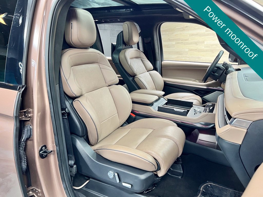 Used 2025 Lincoln Navigator L Black Label AWD/4WD image 9