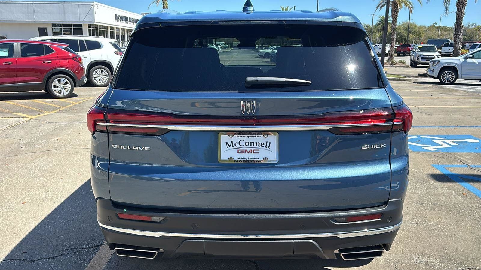 Certified 2025 Buick Enclave Preferred FWD image 6