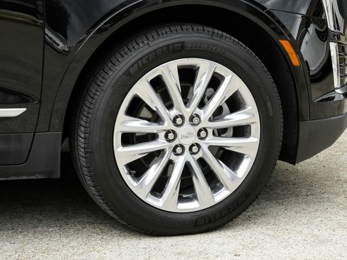 Used 2017 Cadillac XT5 Platinum AWD/4WD image 71