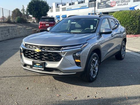 Used 2024 Chevrolet Trax LT image 34