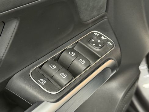 Certified 2023 Mercedes-Benz EQB 300 4MATIC image 23