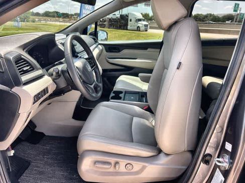 Certified 2025 Honda Odyssey EX-L image 11