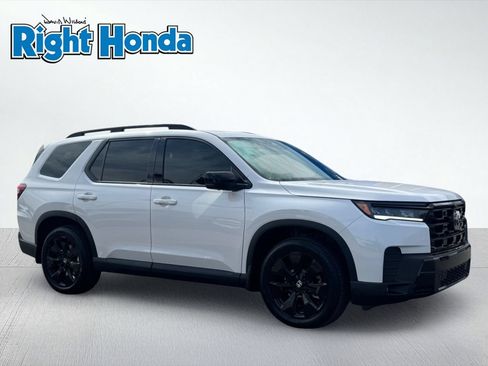 New 2026 Honda Pilot Black Edition image 9