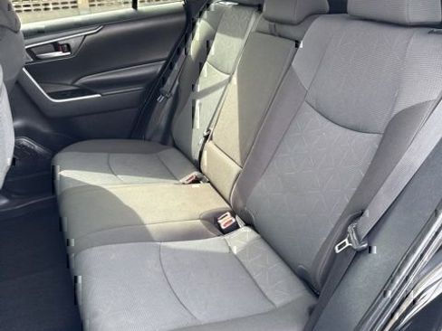 Used 2025 Toyota RAV4 XLE AWD/4WD image 15