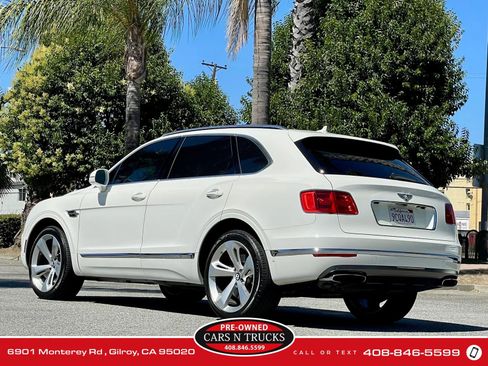 Used 2018 Bentley Bentayga AWD/4WD image 28