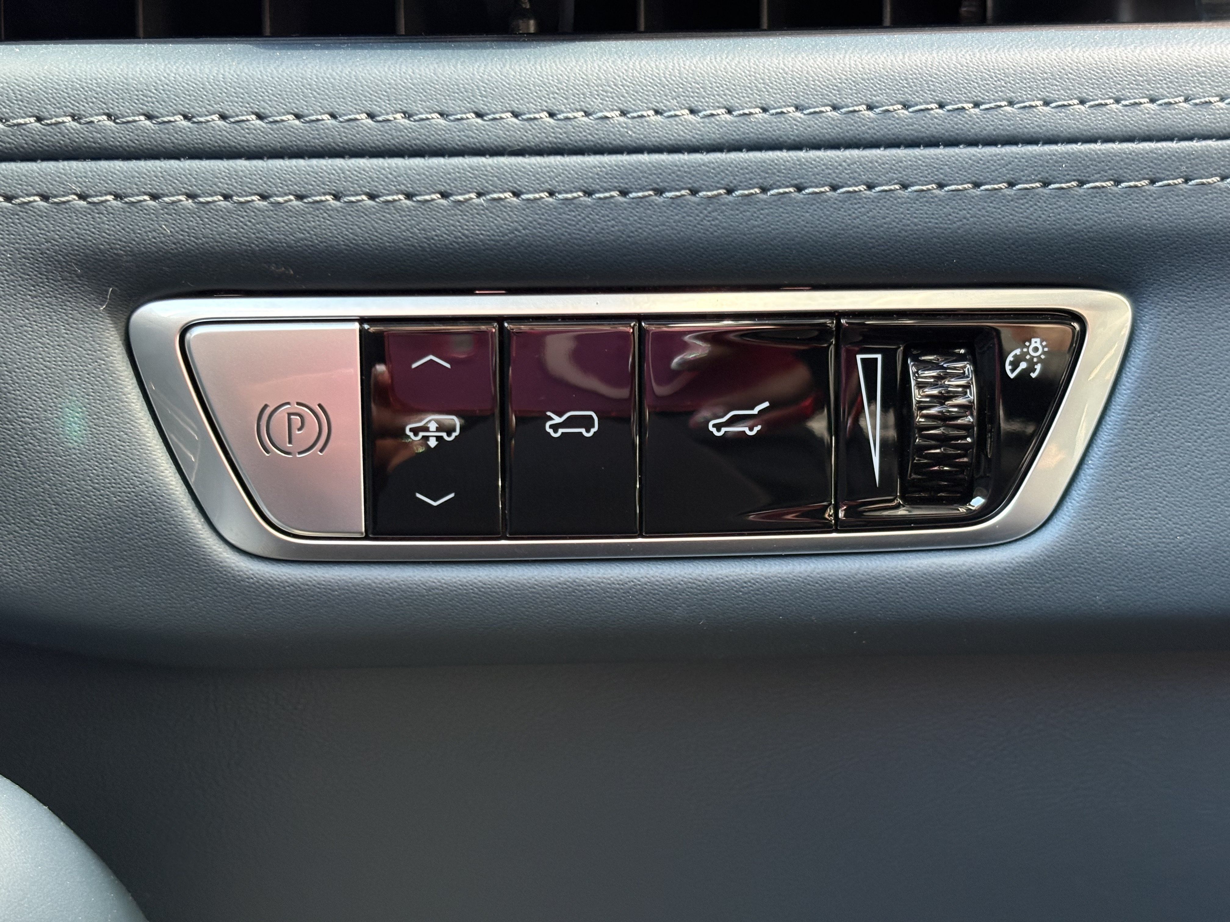 New 2026 Cadillac Escalade IQ Sport 2 w/ LPO, Premium Carpet Package AWD/4WD image 32
