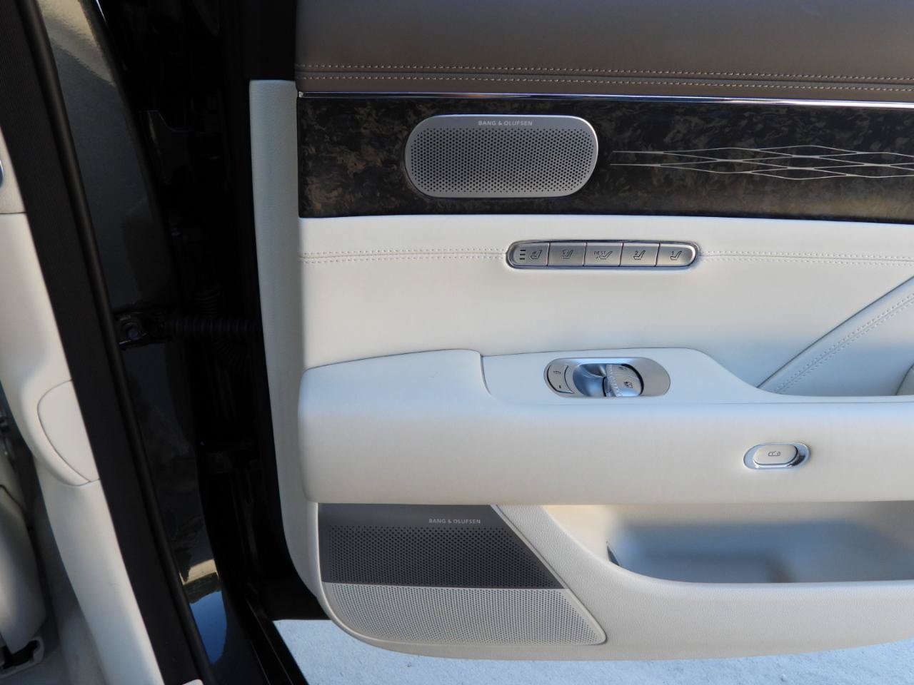 Used 2023 Genesis G90 3.5T AWD/4WD image 89