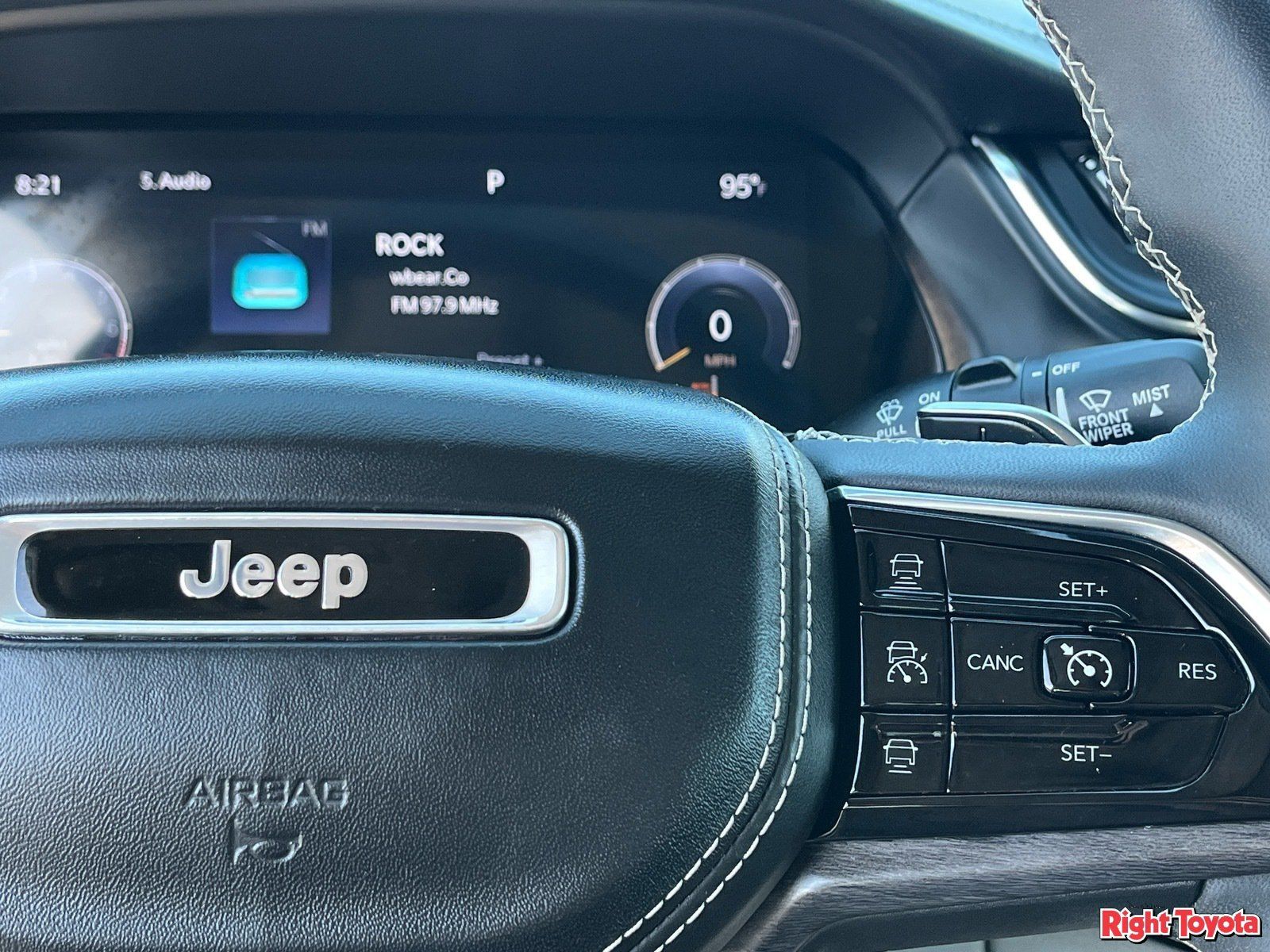 Used 2023 Jeep Grand Cherokee L Overland AWD/4WD image 23