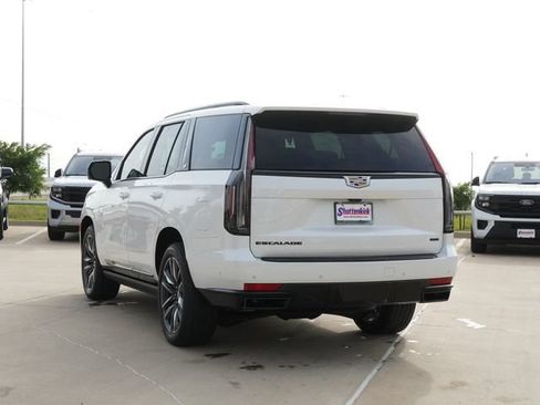 Used 2024 Cadillac Escalade Sport Platinum w/ LPO, ONYX Package AWD/4WD image 7