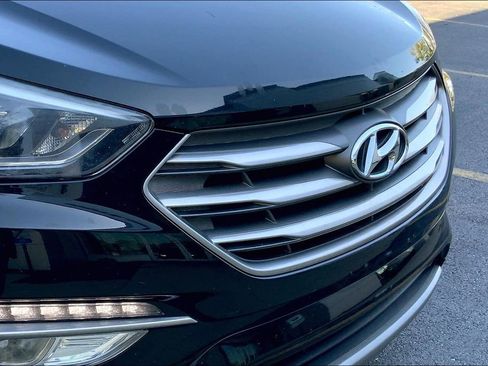 Used 2017 Hyundai Santa Fe Sport image 32