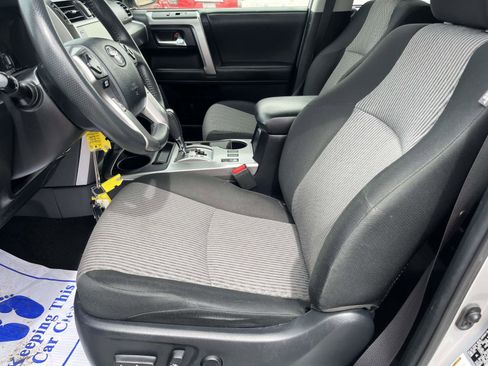 Used 2020 Toyota 4Runner SR5 AWD/4WD image 11