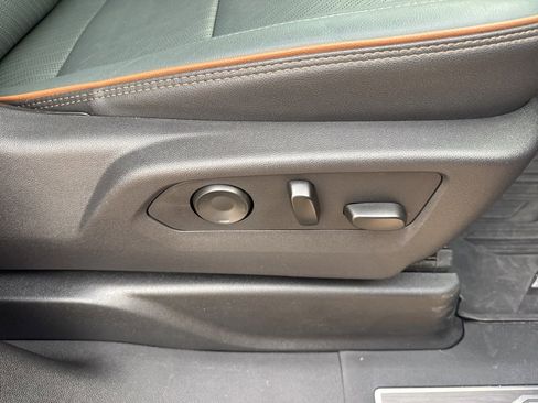 Used 2025 GMC Yukon XL AT4 w/ AT4 Premium Plus Package image 53