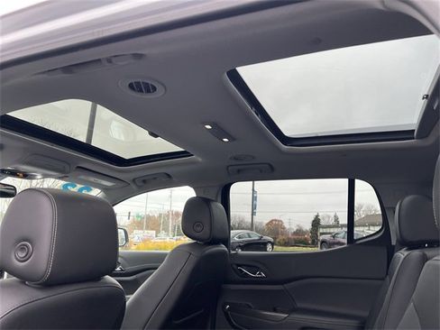 Certified 2023 GMC Acadia SLT w/ Technology Package image 16