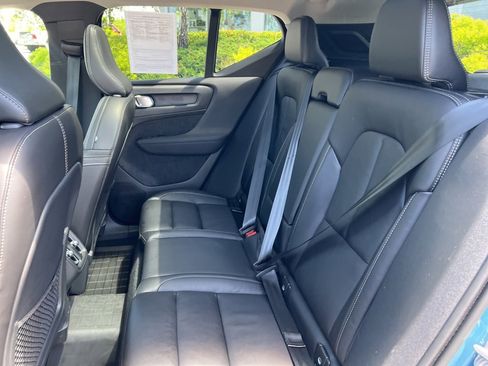 Certified 2023 Volvo XC40 B5 Plus w/ Protection Package Premier image 30