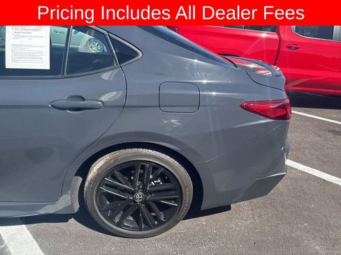 Used 2025 Toyota Camry SE w/ Convenience Package FWD image 7