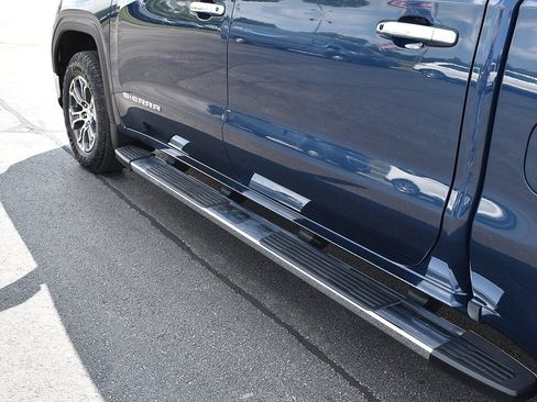 Used 2023 GMC Sierra 1500 SLT w/ SLT Convenience Package AWD/4WD image 18