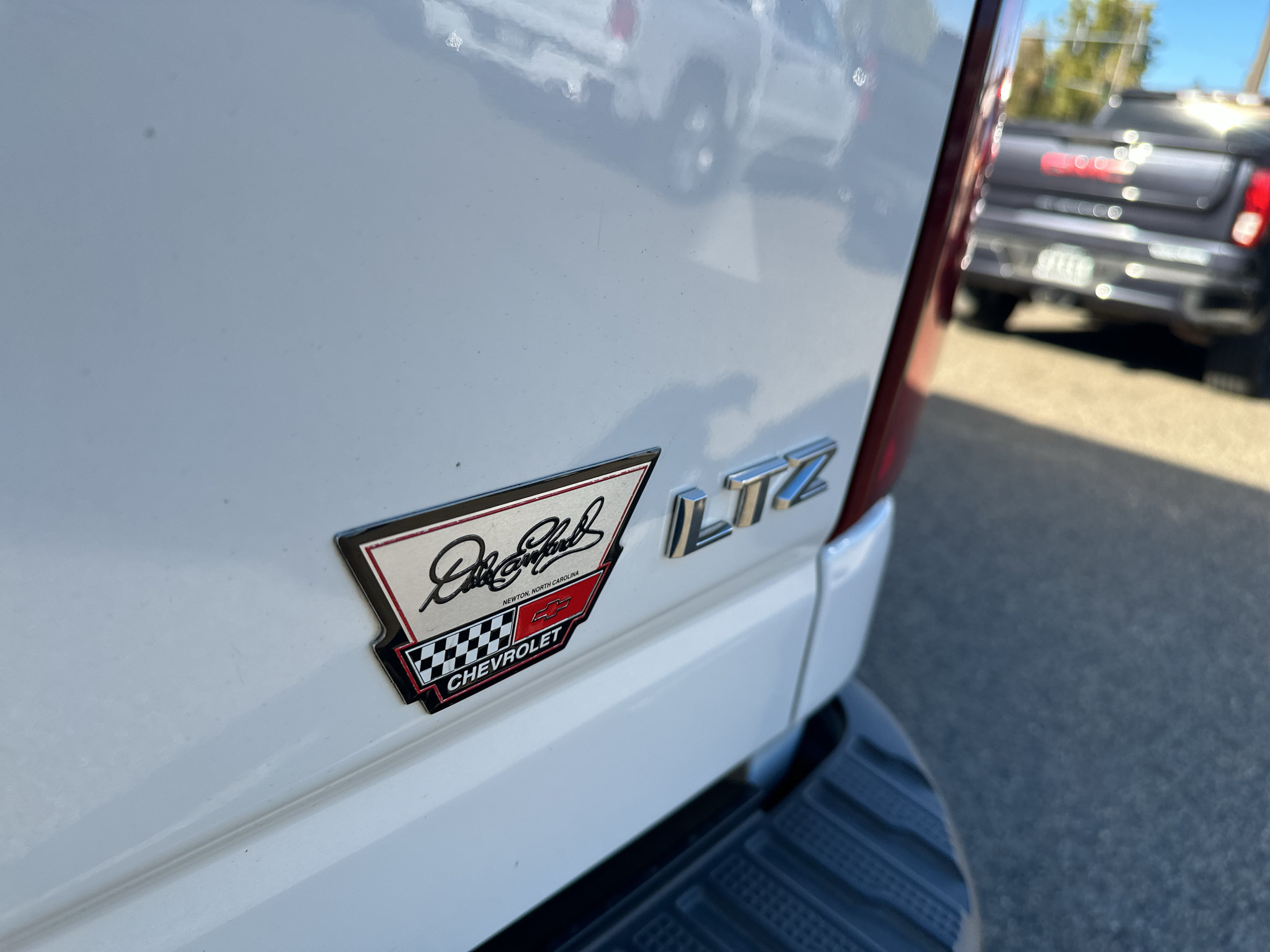 Used 2020 Chevrolet Silverado 3500 LTZ w/ LTZ Premium Package AWD/4WD image 14