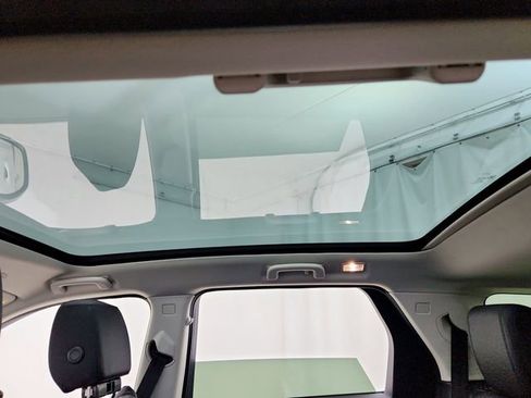 Used 2025 Land Rover Discovery Sport S image 22