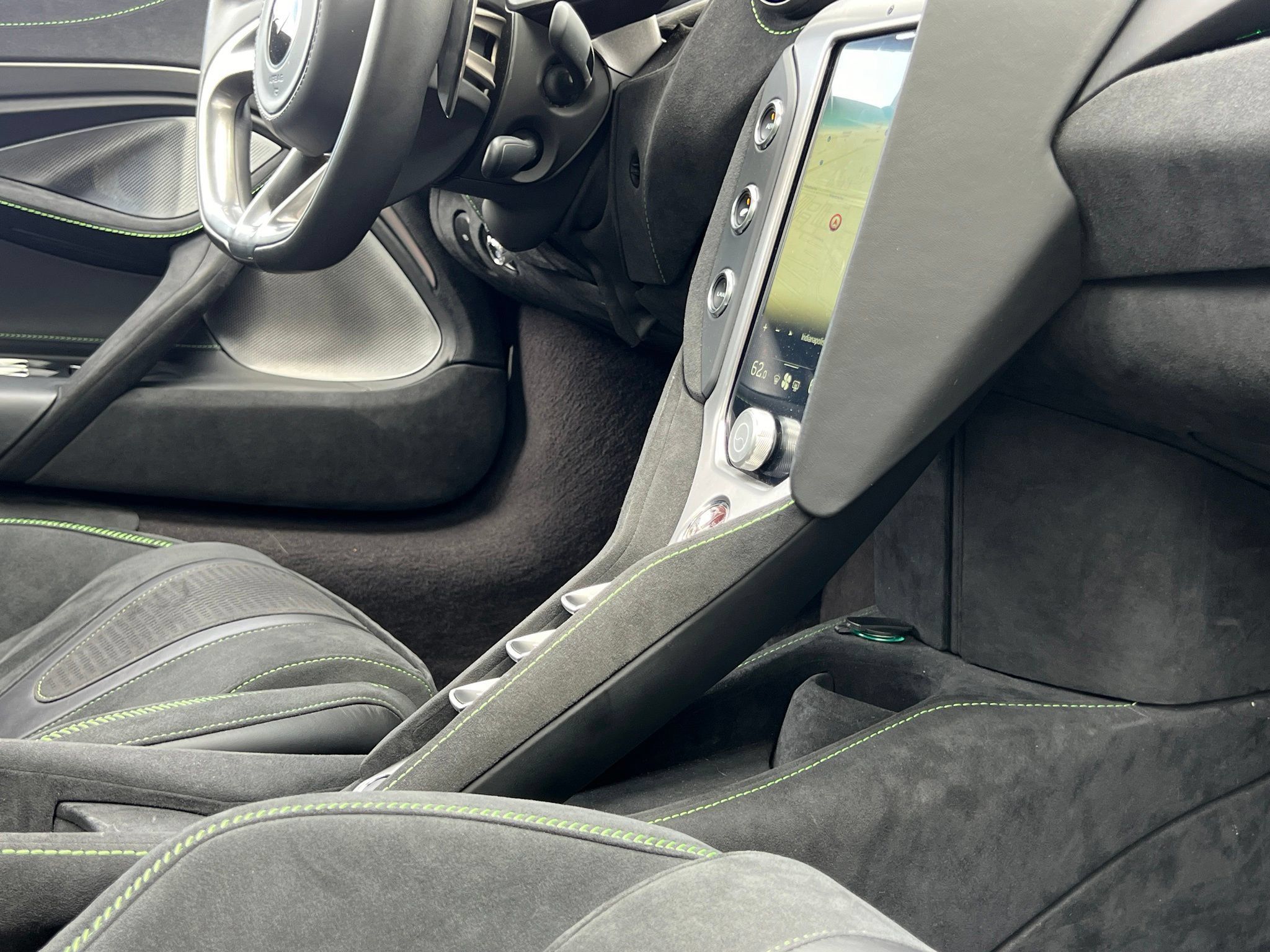 Used 2024 McLaren 750S RWD image 45