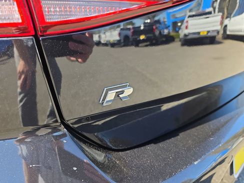 Used 2019 Volkswagen Golf R 4-Door image 35