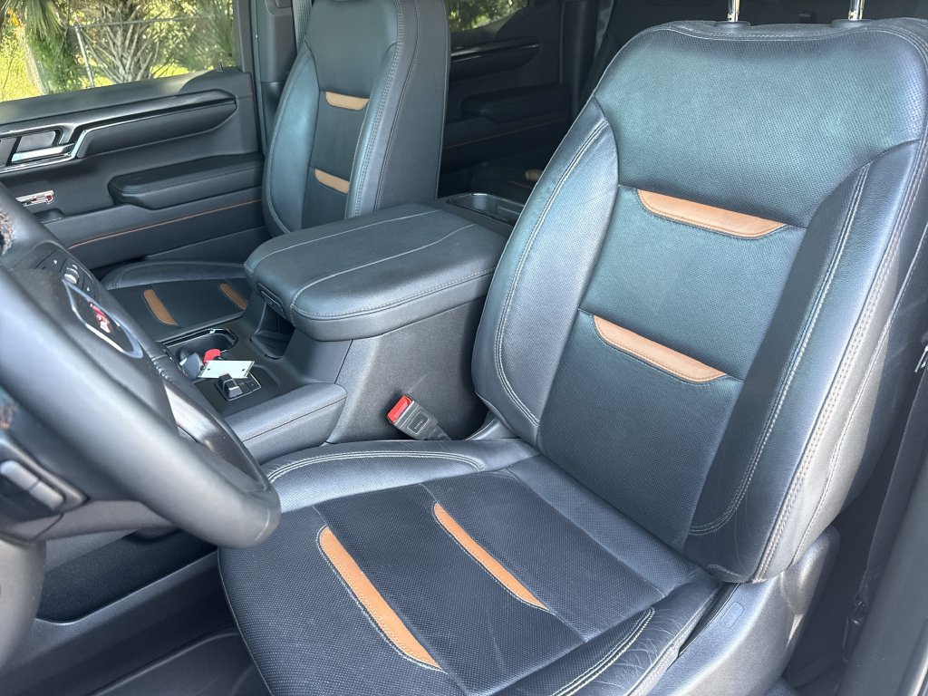 Used 2024 GMC Sierra 1500 AT4 w/ Technology Package AWD/4WD image 11