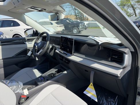 New 2026 Volkswagen Tiguan SE AWD/4WD image 26