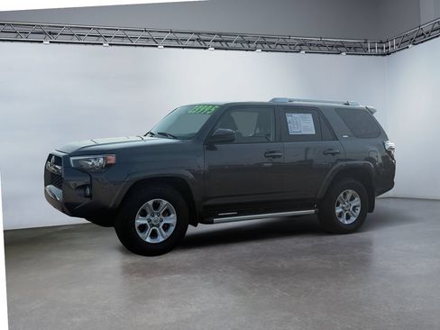 Used 2016 Toyota 4Runner SR5 RWD image 7