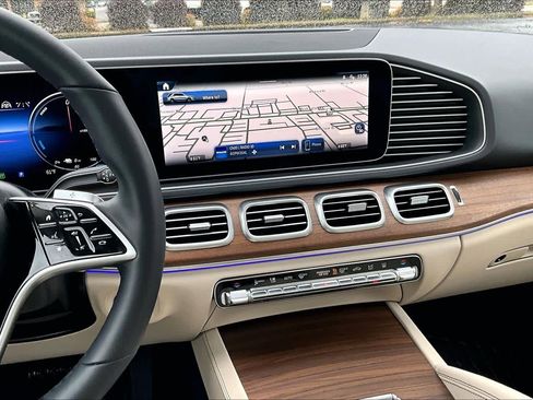 Used 2025 Mercedes-Benz GLE 450e 4MATIC image 7