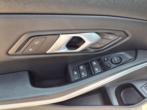 Used 2025 BMW 330i Sedan RWD image 22