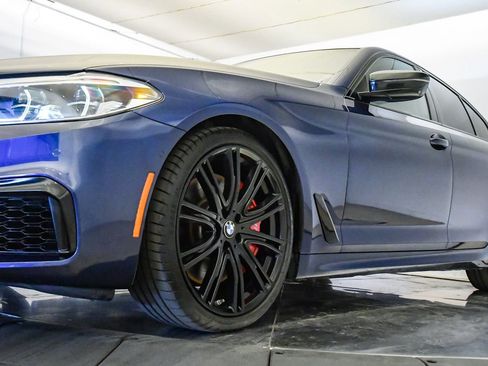 Used 2020 BMW M550i xDrive w/ Executive Package image 9