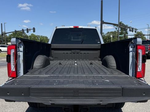 Used 2024 Ford F350 Platinum AWD/4WD image 9