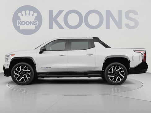 Used 2024 Chevrolet Silverado EV W/T AWD/4WD image 2