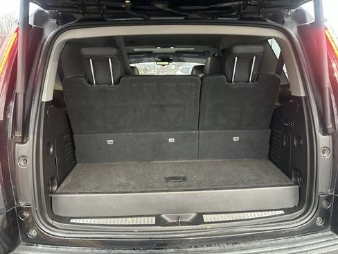Used 2018 Cadillac Escalade Luxury image 6