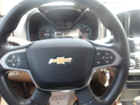 Used 2016 Chevrolet Colorado LT w/ LT Convenience Package RWD image 14
