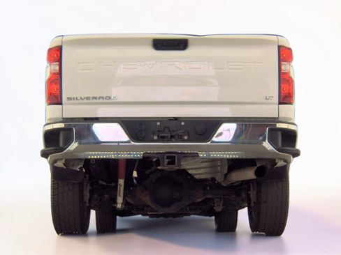 Used 2023 Chevrolet Silverado 2500 LT w/ Convenience Package AWD/4WD image 4