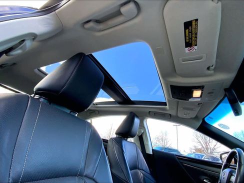 Used 2019 Lexus ES 350 w/ Luxury Package image 13