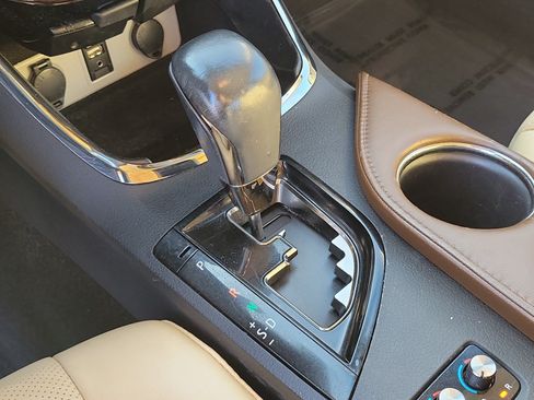 Used 2015 Toyota Avalon Limited FWD image 26