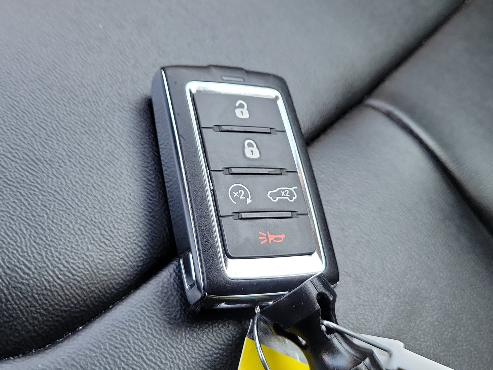 Used 2023 Jeep Grand Cherokee L Limited AWD/4WD image 33
