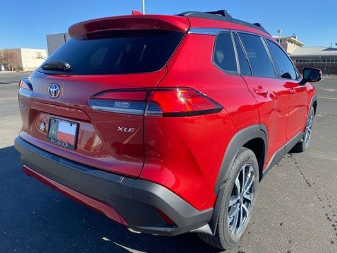 Used 2024 Toyota Corolla Cross XLE image 6