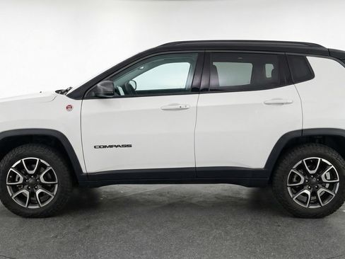 Used 2025 Jeep Compass Trailhawk w/ Trailer Tow Group image 5