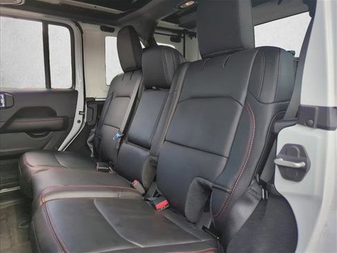 Used 2025 Jeep Wrangler Unlimited Rubicon image 23