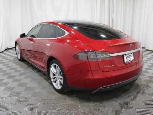 Used 2015 Tesla Model S 70 image 30