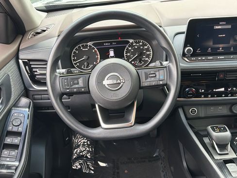 Used 2023 Nissan Rogue SV image 14