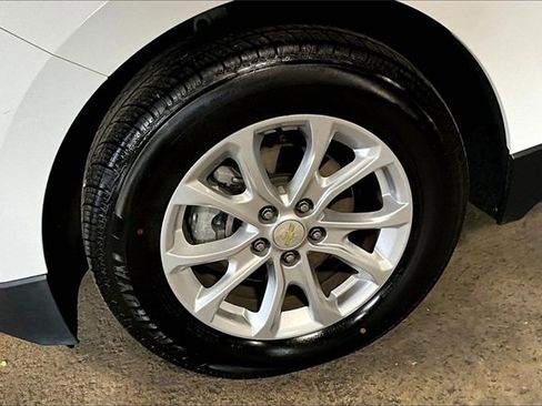 Used 2021 Chevrolet Equinox LS w/ LS Convenience Package image 8