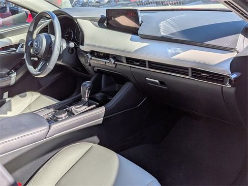 Certified 2025 MAZDA MAZDA3 2.5 Turbo Sedan w/Premium Plus image 28