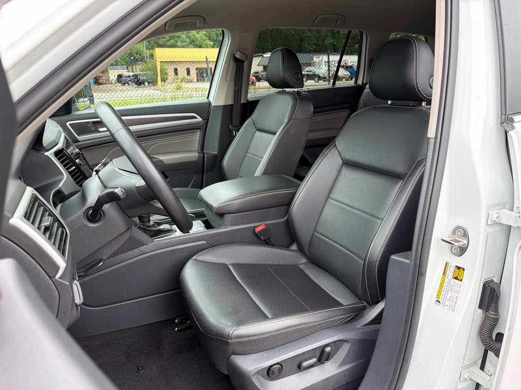 Used 2023 Volkswagen Atlas SE w/ Black Wheel Package AWD/4WD image 17