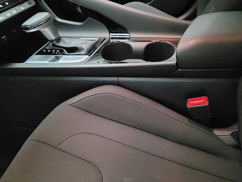 Used 2025 Hyundai Elantra SEL image 26