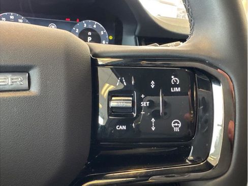 Used 2024 Land Rover Range Rover Evoque Dynamic SE image 17